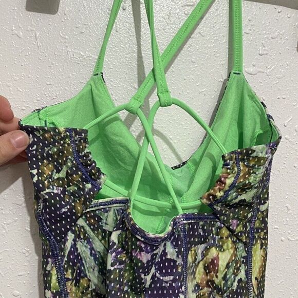 Lululemon Dancing Warrior Tank Top Womens 2 Floral Print Green Shelf Bra Active - Picture 4 of 9